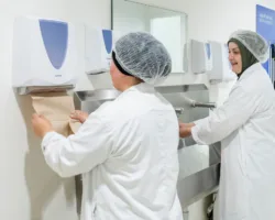 Kappen met kappen voor wit hygiënepapier 1550x750
