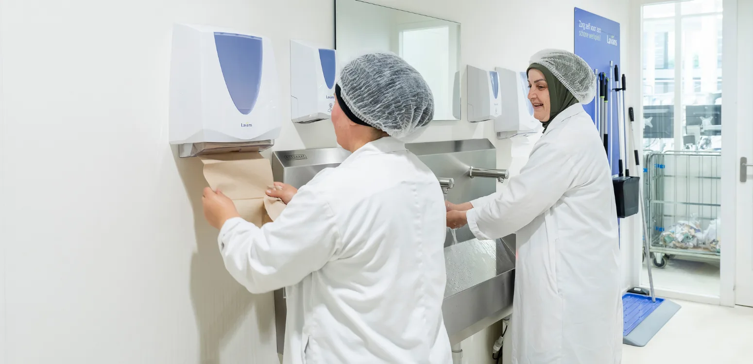 Kappen met kappen voor wit hygiënepapier 1550x750