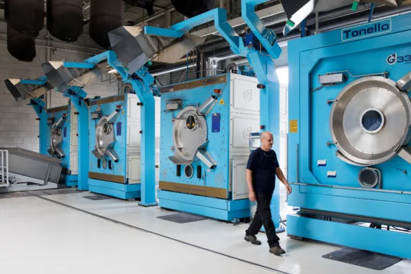 Verschil industrieel bedrijfskleding wassen en thuis wassen 1550x750
