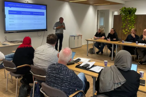 Lavans ontvangt FNV kaderleden 1550x750