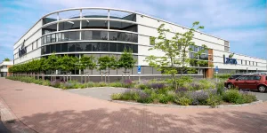 Gebouw 300x150 - tijdlijn