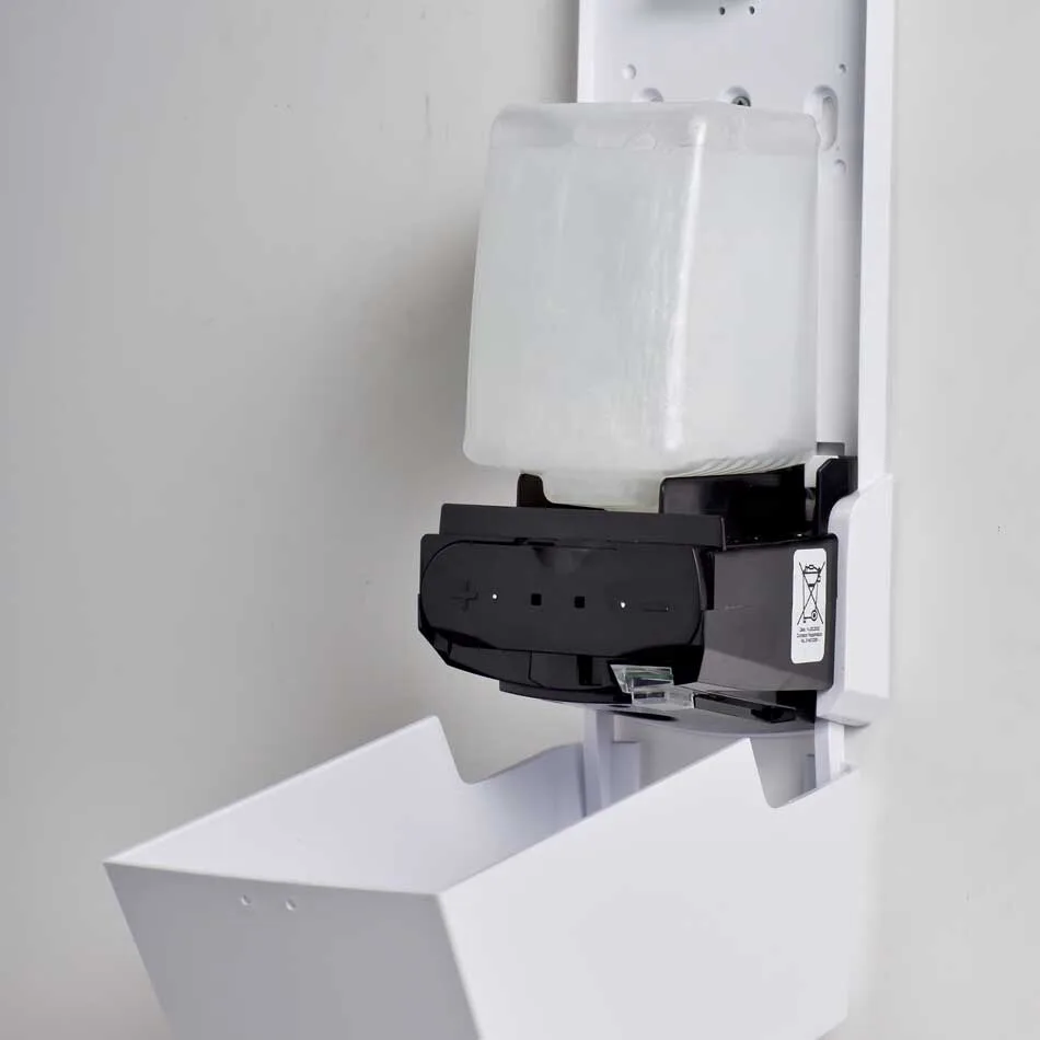Zeepflacon aan de binnenkant van non-touch zeepdispenser