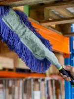 Stellingen snel en effectief schoonmaken met handwisser