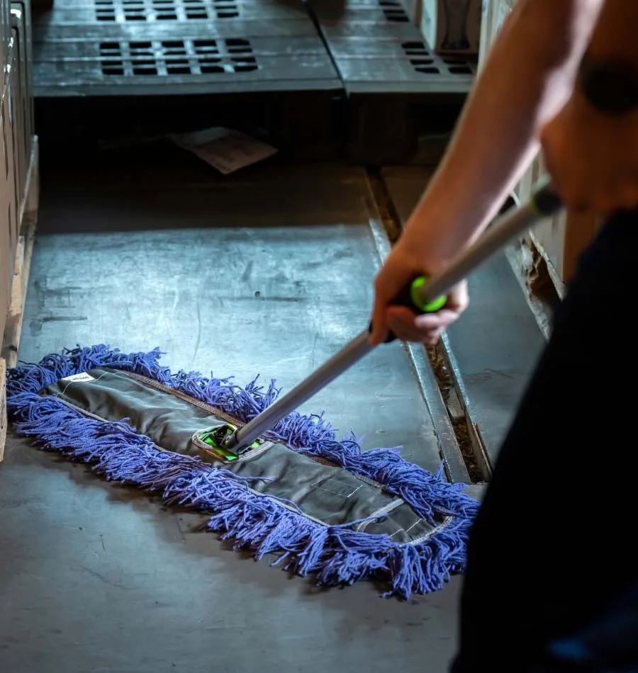 Vloerhygiëne dankzij de heavy-use vloerwisser van Lavans