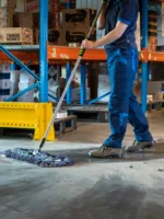 Vloerhygiëne dankzij de heavy-use vloerwisser van Lavans