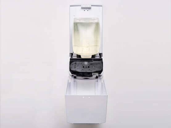 Zeepdispenser bijvullen in een non touch zeep automaat met sensor