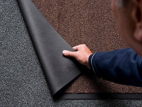 met alle klanten kiezen we de beste schoonloopmatten uit