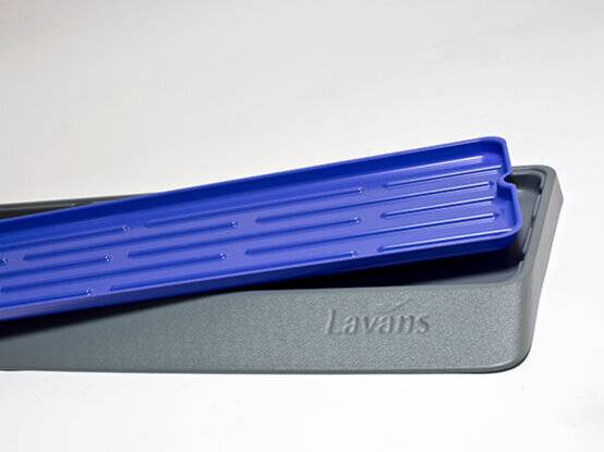 De Lavanswisser / vloerwisser wordt geleverd met opvangbak waarin het vuil opgevangen wordt na gebruik.